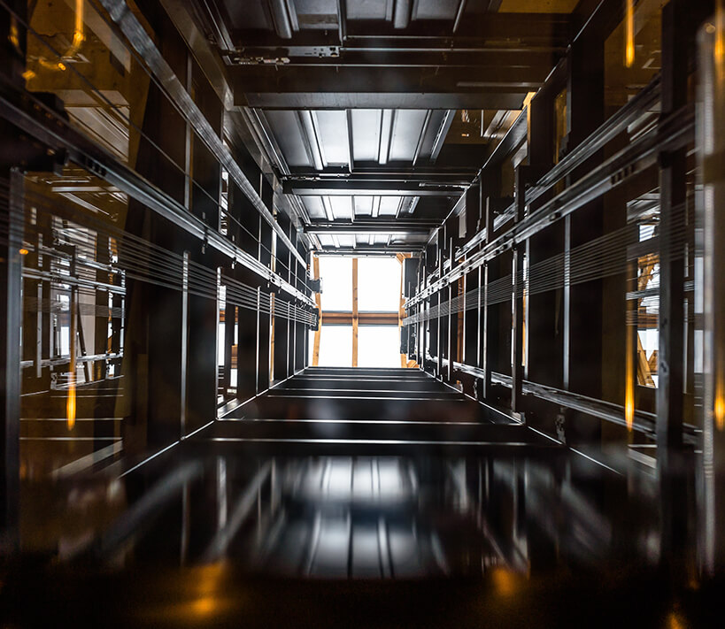 How Installing Industrial Goods Elevators in Bahrain Ensures Secure Cross-River Transport