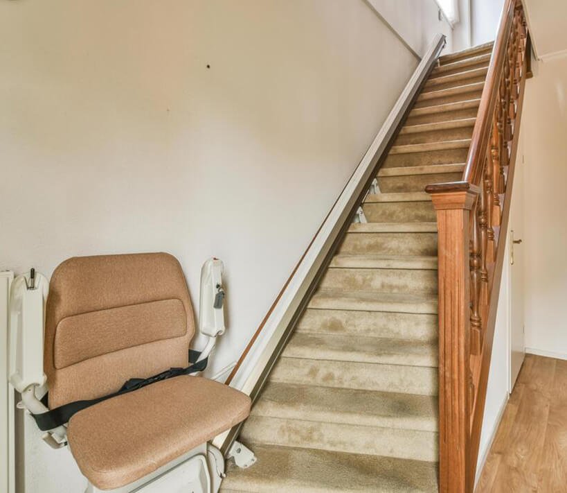 Evaluating Modern Stair Lift Solutions for Residential Accessibility