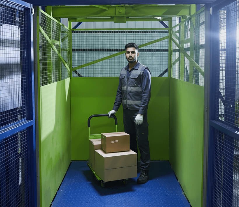 Industrial Importance of Cargo Lift Installation for Warehouses and Manufacturing Facilities