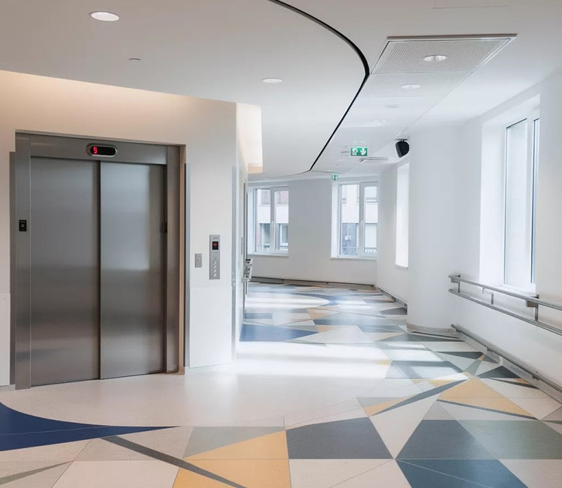 Contact Access Technologies for Installation a Low Price 320KG Passenger Lift