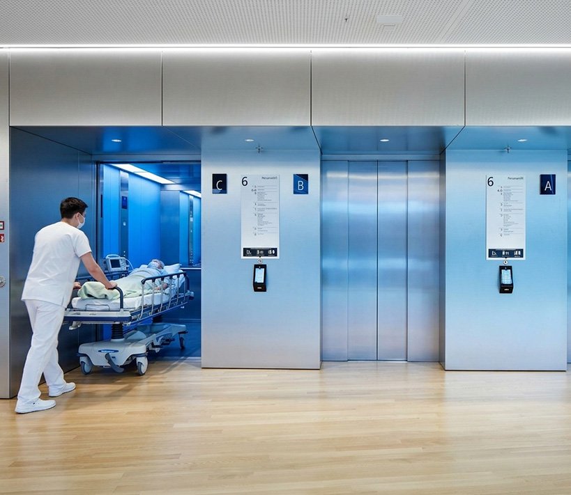 Top Benefits of a Medical Patient Lift Installation for Rehab Centers